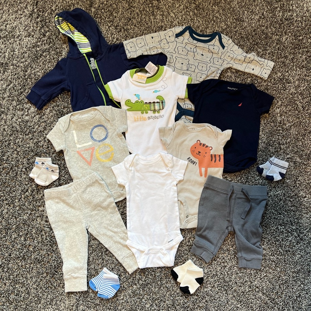 ❌SOLD❌ 0-3mo Baby Clothing Bundle with Socks